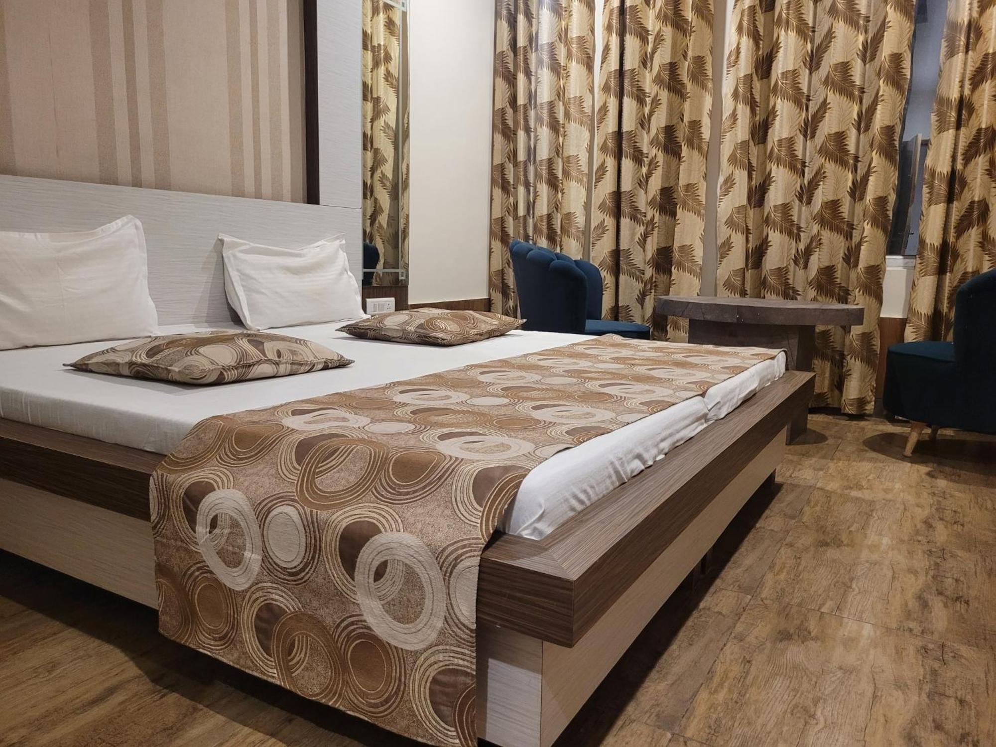 The Aura Grand Hotel & Banquet - A Unit Of Sitara Kollection Hotels Rohtak Exteriér fotografie